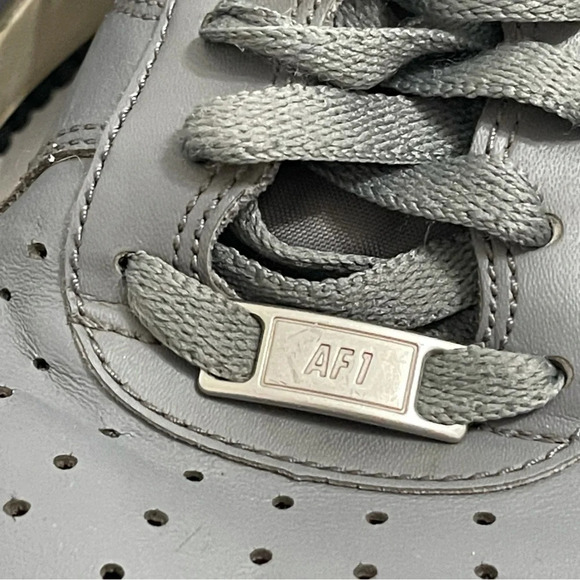 2015 Nike Air Force 1 Low Cool Grey Black White Rare 488298-086 Mens Size 10.5 - Picture 6 of 14